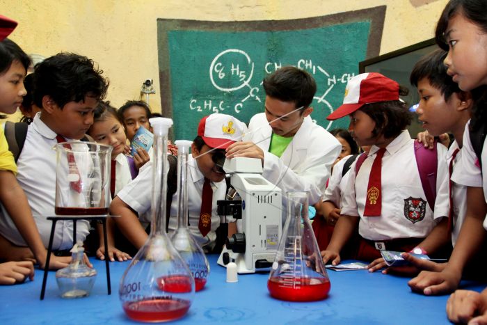 Tingkatkan Kecintaaan Siswa SD di Bidang Sains, HiLo School Gelar Health and Green Science Competition