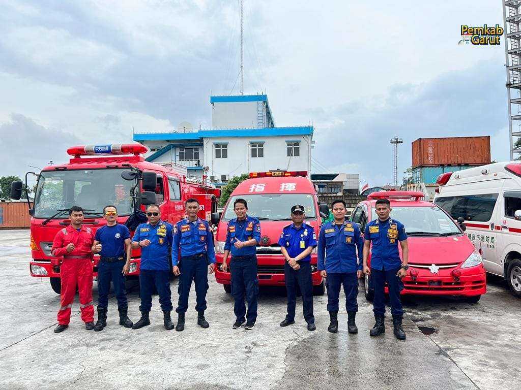 Japan Firefighter Association Hibahkan Tujuh Mobil untuk Garut
