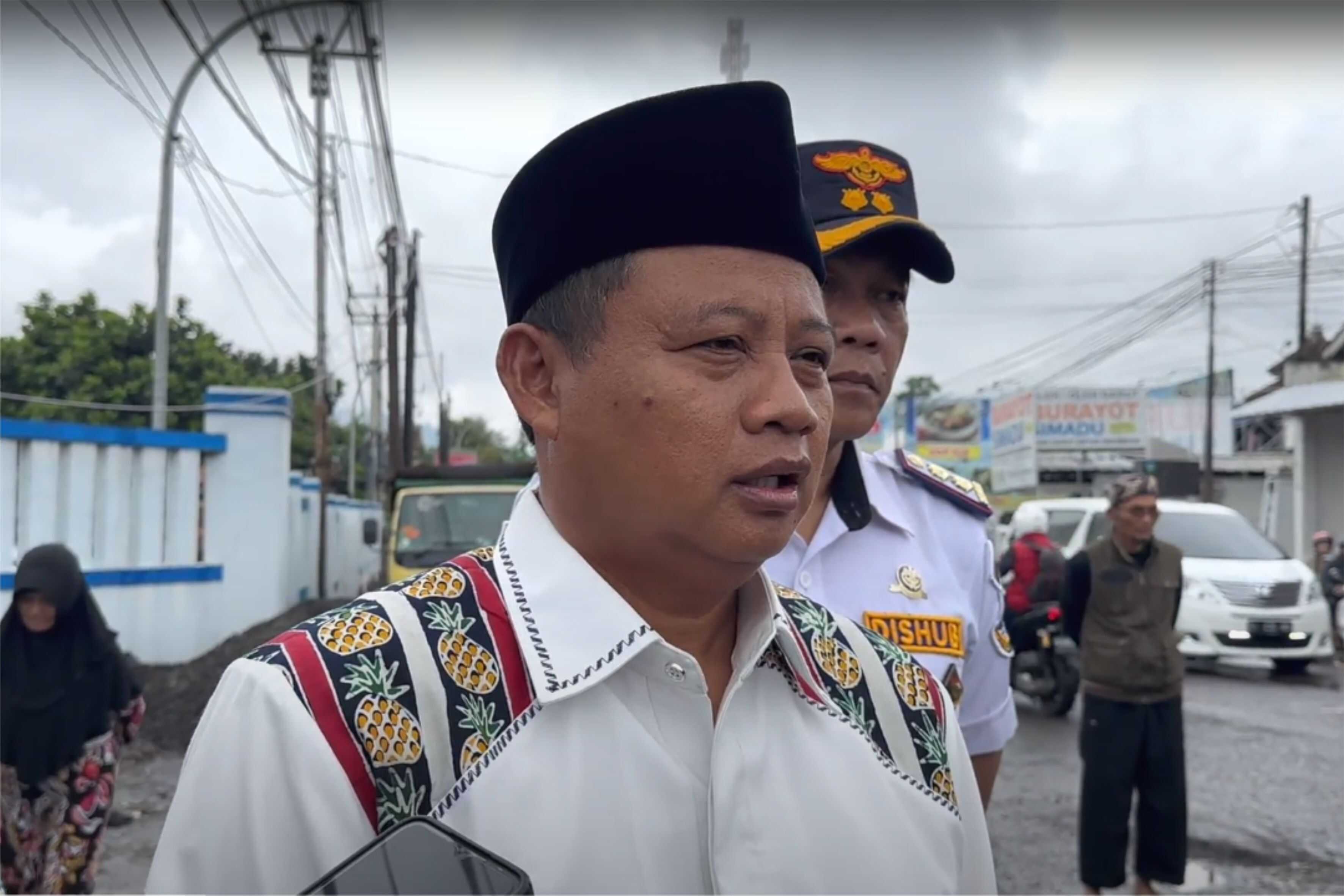 Wagub Jabar Tinjau Program Jalan Mulus di Jalur Provinsi Garut-Bandung