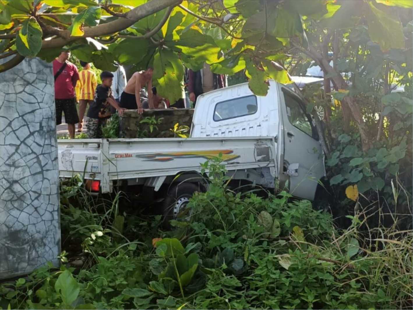 Laka Lantas Tunggal Mobil Pickup di Kecamatan Caringin Garut, 1 Orang Meinggal