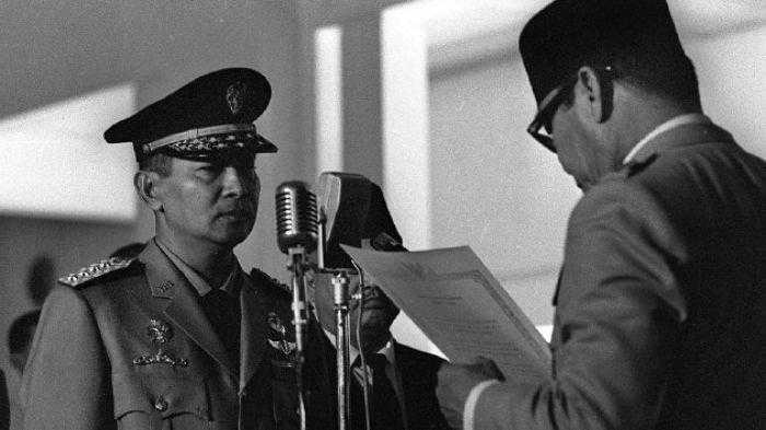 Luka Lama Korban Orde Baru: Haruskah Soeharto Dianugerahi Mahkota Pahlawan?