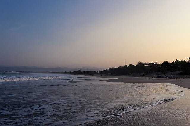 5 Rekomendasi Pantai Berpasir Putih di Garut yang Indah: Cocok untuk Liburan