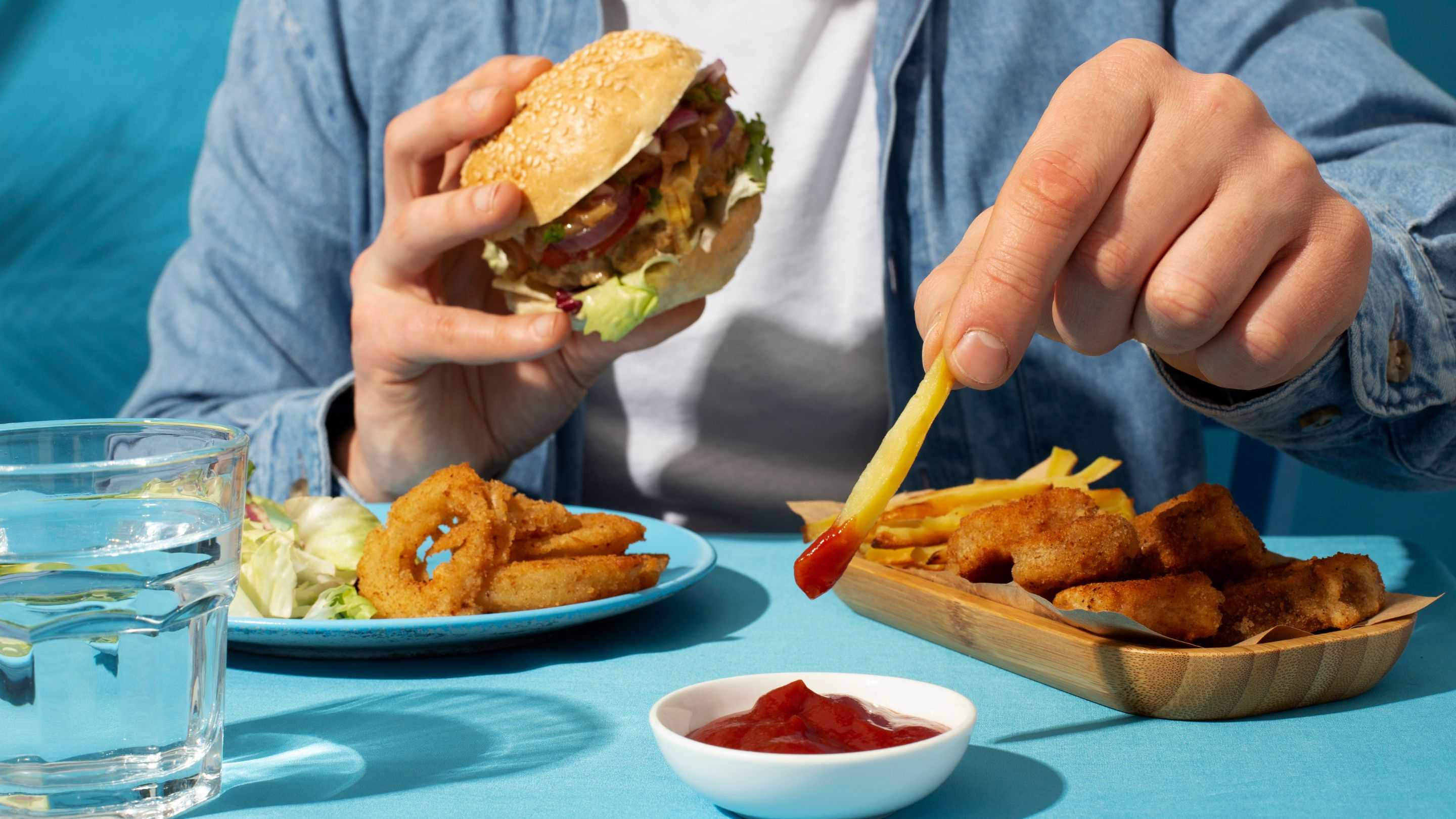 5 Tips Berbuka Puasa Sehat agar Perut Tidak Kaget dan Tetap Nyaman